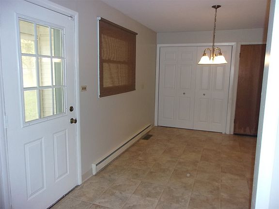 3rd image of 403 Ross St