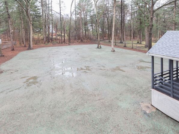 18 Longmeadow Dr, Canton, MA 02021