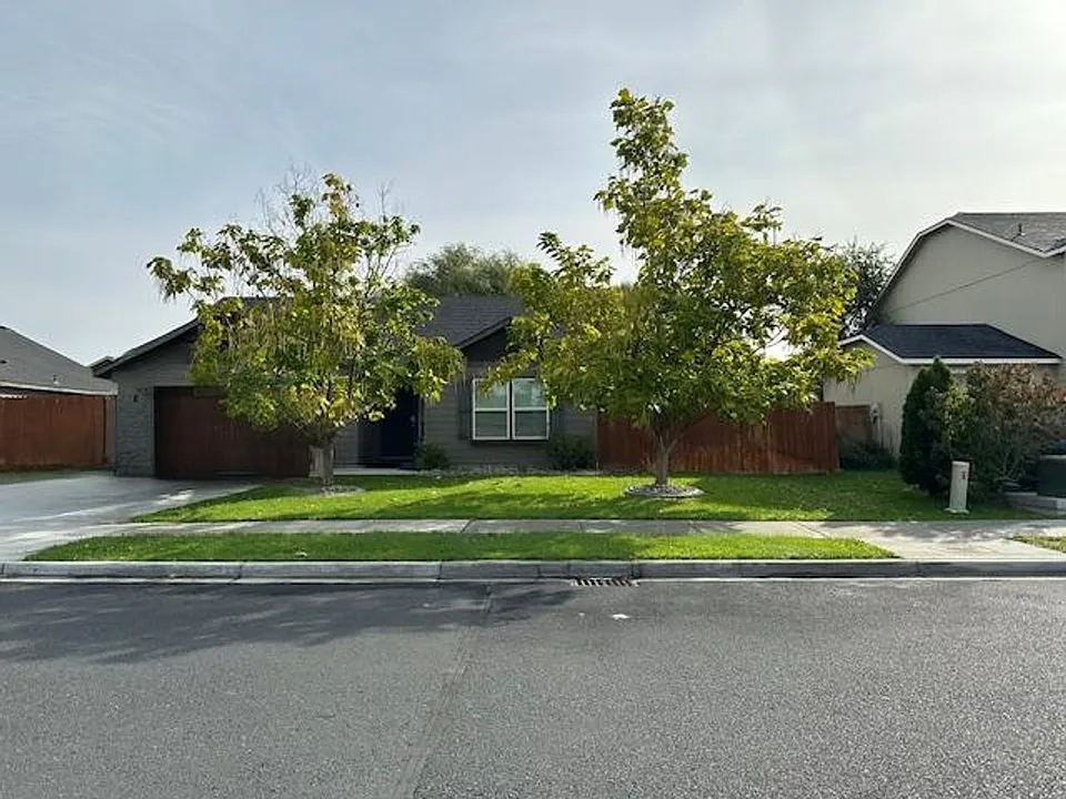 629 S Lakeland Dr