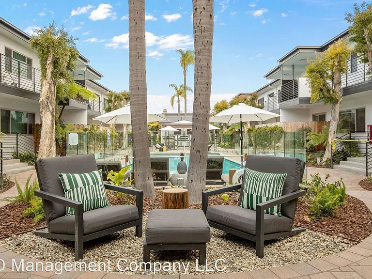 3450 Emerald St — Photo 32