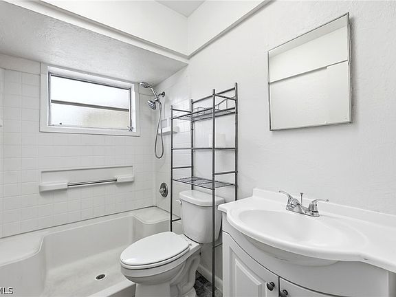 4th image of 13419 4th St