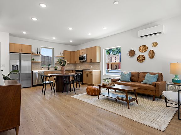 3rd image of 2704 Long St