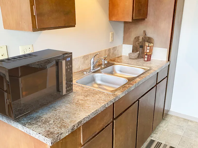 314 1/2 N 41st Ave #3L — Photo 7