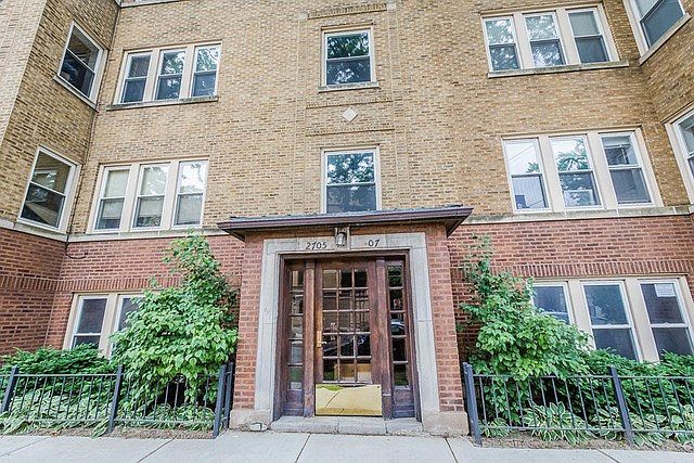 1st image of 2705 W Ainslie St APT 2