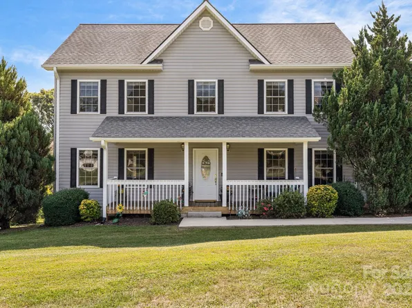 213 Home Pl, Candler, NC 28715