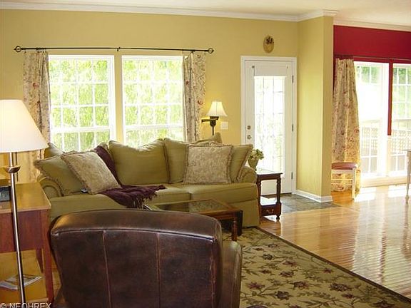 5th image of 4929 Lake View Dr
