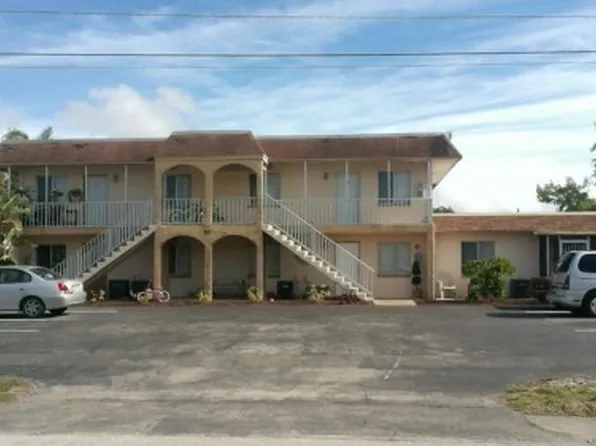 911 SE 10th St, Cape Coral, FL 33990
