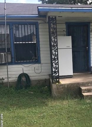 3rd image of 216 Vanderbilt St