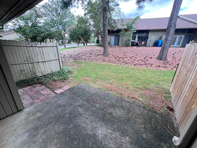 1025 Stonegate Dr #B — Photo 23