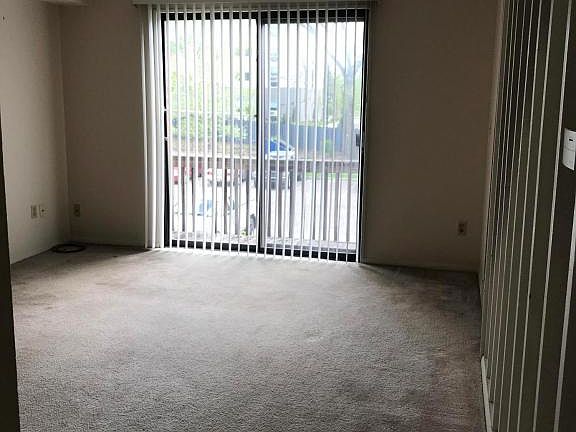 3rd image of 51 King Arthur Blvd