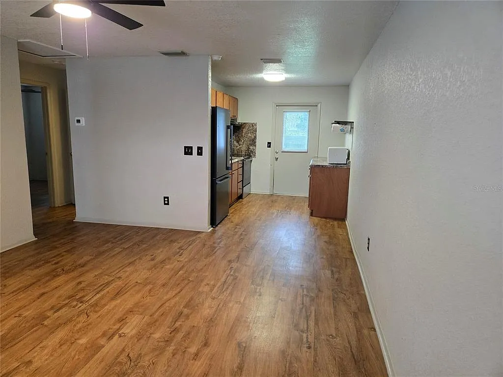 2 bed, 1.0 bath, 900 sqft, $1,750 — Photo 4