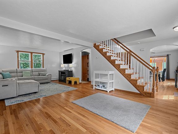 5th image of 1 Shady Ln