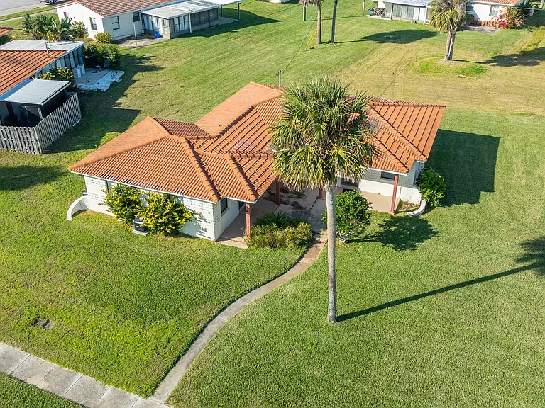 11 Oriole Cir #A — Photo 17