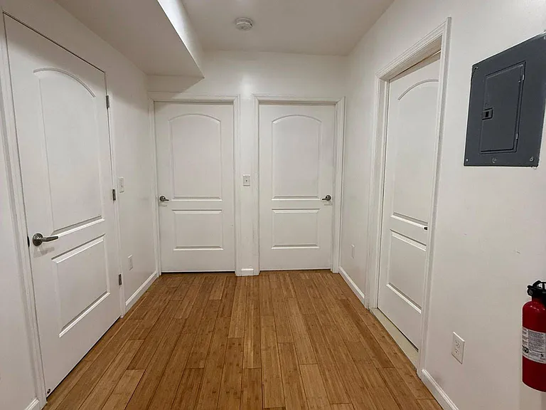 162 University Ave #3F — Photo 2
