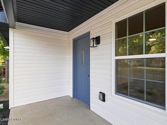 4th image of 2205 Parkwood Rd