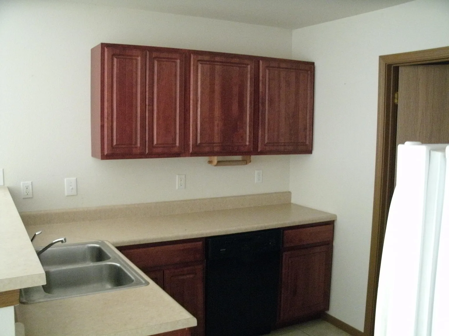 3 bed, 1200 sqft, $1,250 — Photo 3