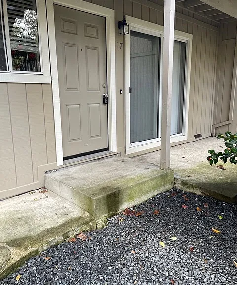 North Dutton Place Apartments — Photo 10