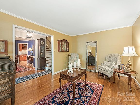 4th image of 5935 Winburn Ln