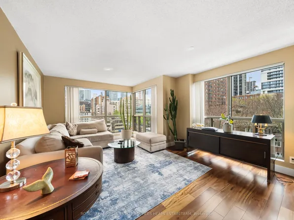 298 Jarvis St #507, Toronto, ON M5B 2M4