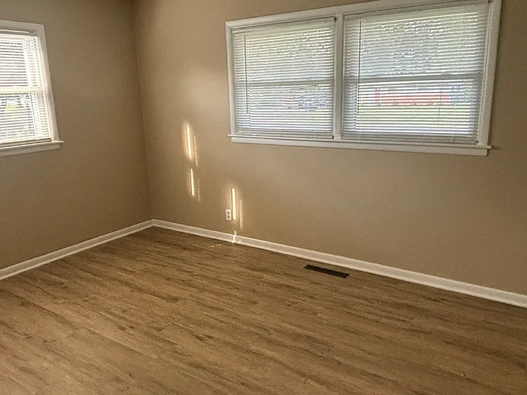 1807 Ashmoor Ln — Photo 7