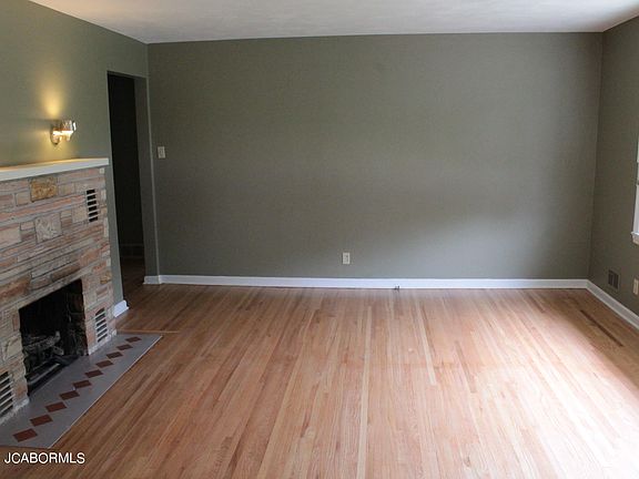 5th image of 1805 Stadium Blvd
