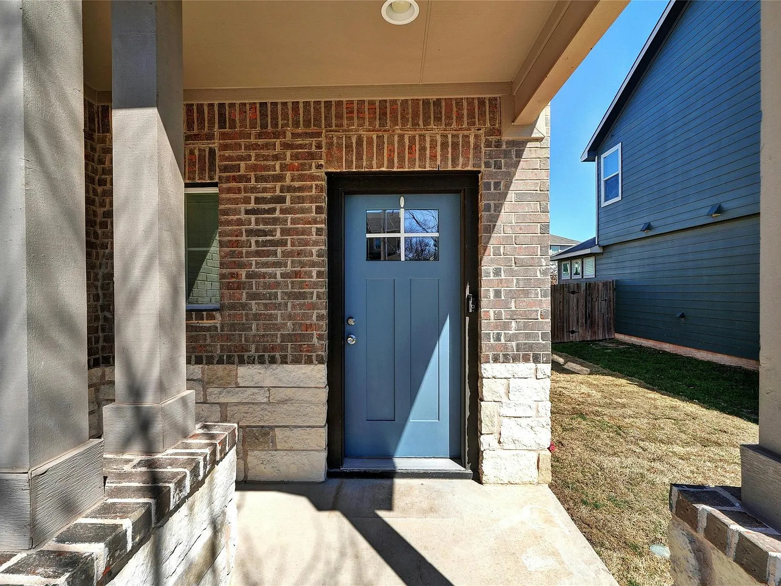3 bed, 2.0 bath, 1802 sqft, $2,200 — Photo 4