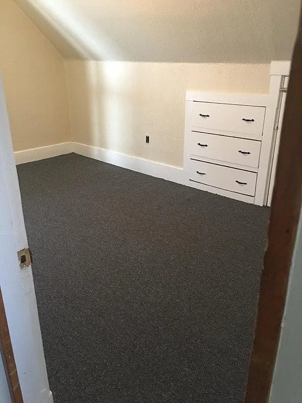 2 bed, 350 sqft, $1,100 — Photo 1