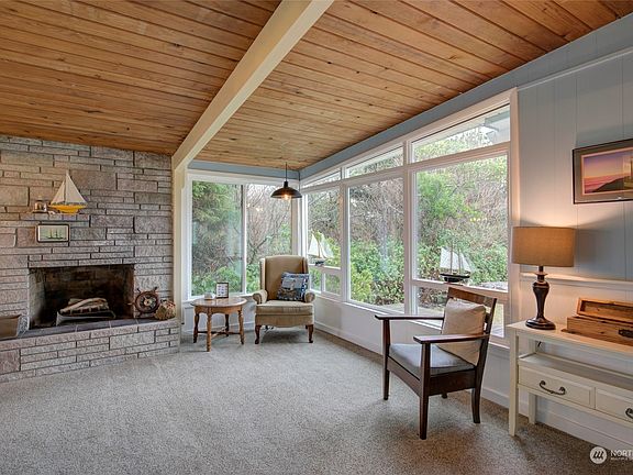 4th image of 564 Ensign Avenue NW