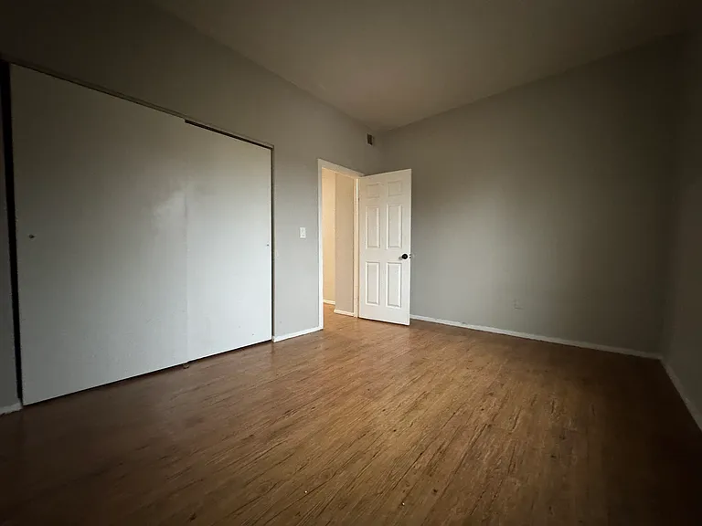 27 Williams St #2B — Photo 3
