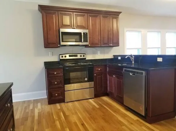 5 Eliot St #1, Medford, MA 02155
