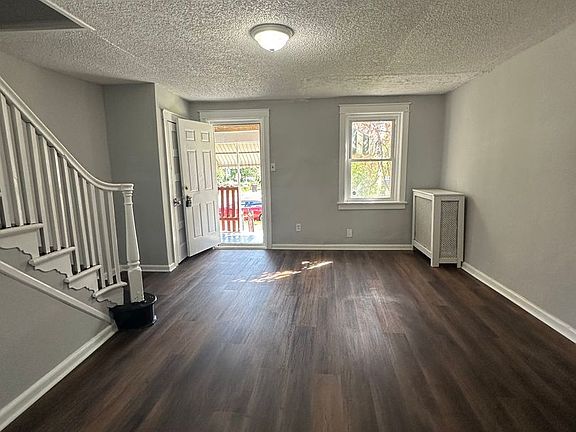 4th image of 36 Summit St
