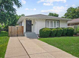 201 S Reedwood Dr, Joliet, IL 60436
