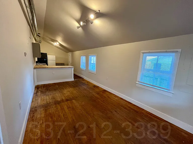 106 Roosevelt St #C — Photo 9