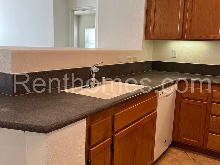 10326-28 Scripps Poway Pkwy — Photo 7