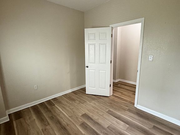 2nd image of 1213 29th St #1213