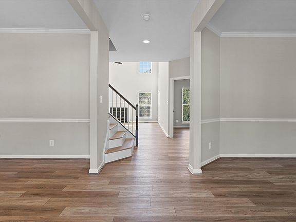 2nd image of 2973 Myrtlewood Dr