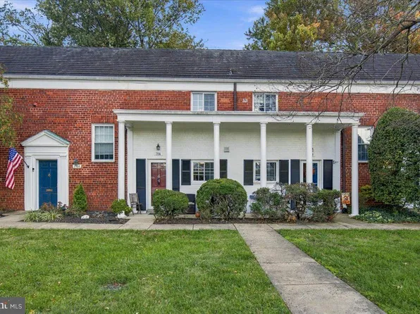 1306 Martha Custis Dr, Alexandria, VA 22302