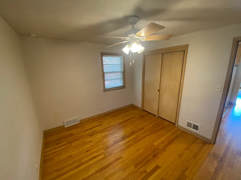 2534 J St #3 — Photo 4