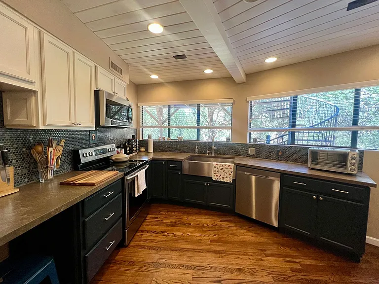 335 Foothills South Dr — Photo 57