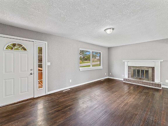 5th image of 1923 N 75th Dr