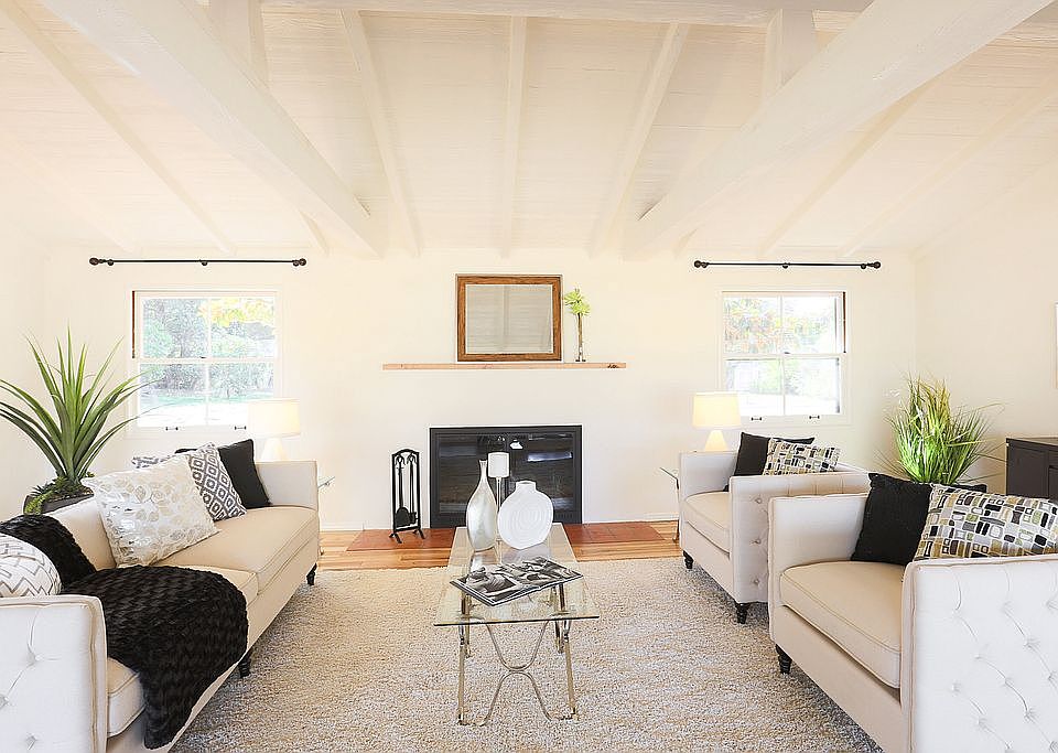 warm & inviting living room