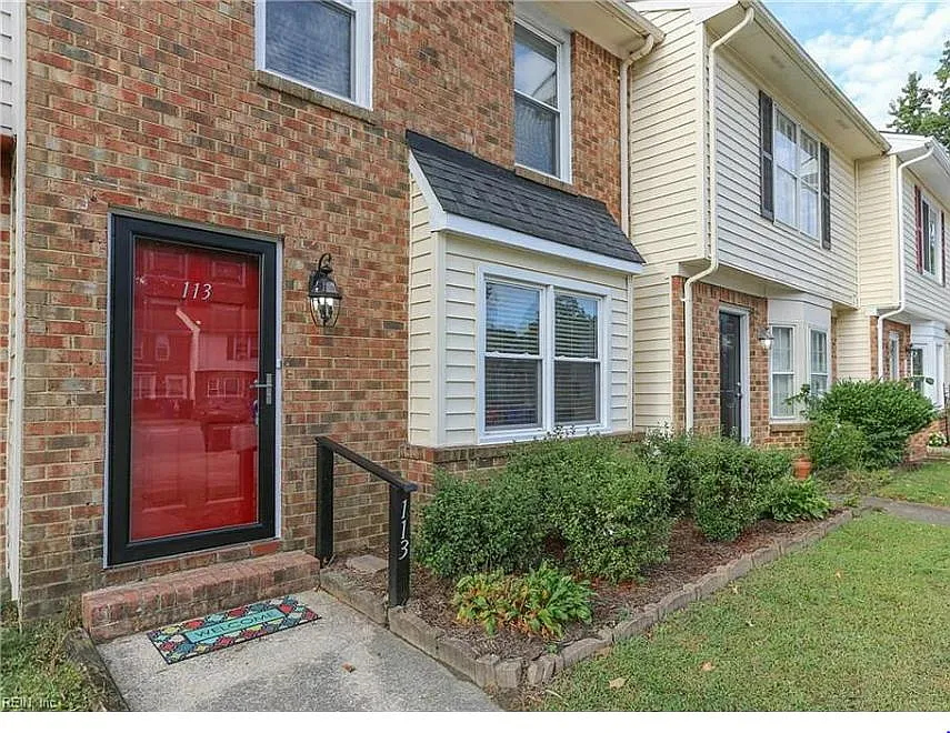 113 Elmhurst Ct