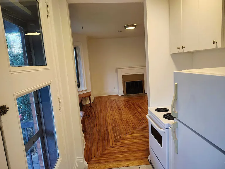 301 Wilbrod St — Photo 2