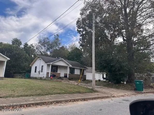 126 Barham St, Jackson, TN 38301