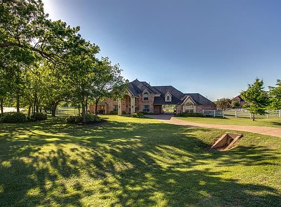 5th image of 1300 Lakeside Ct