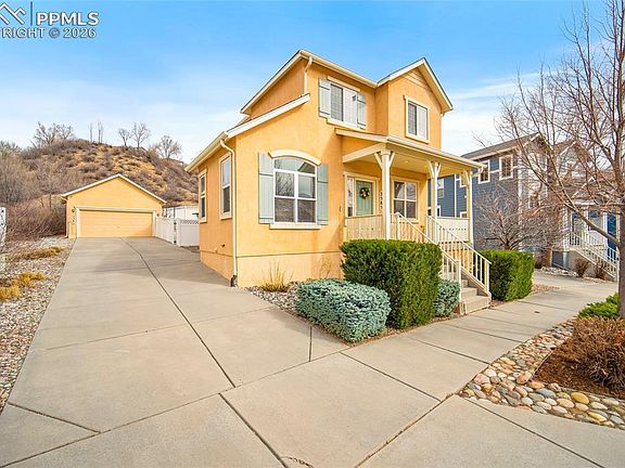 2nd image of 2385 Saint Claire Dr