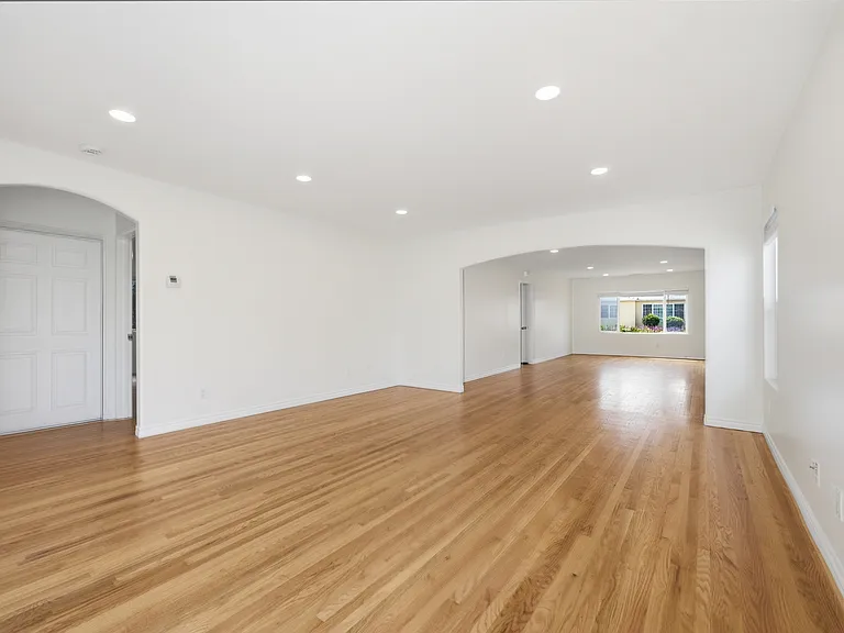 6230 Rose St — Photo 1