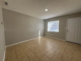 2 bed, 1.5 bath, 948 sqft, $900 — Photo 4