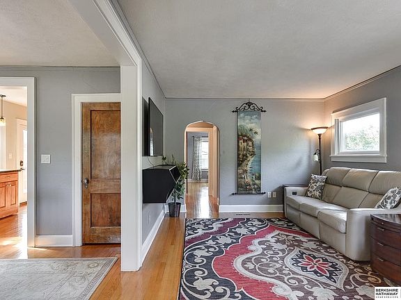 5th image of 4707 Shirley St
