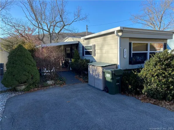27 Lower Marina Drive, Montville, CT 06382